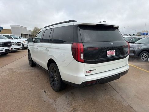 Used 2025 Ford Expedition Platinum w/ Stealth Appearance Package AWD/4WD image 5