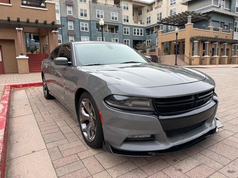 Used 2017 Dodge Charger R/T w/ Navigation & Travel Group RWD image 23