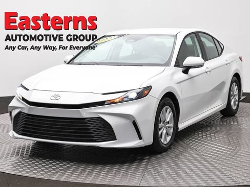Used 2025 Toyota Camry LE FWD image 1