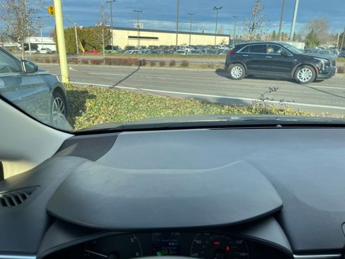 Used 2025 Toyota Corolla LE image 32