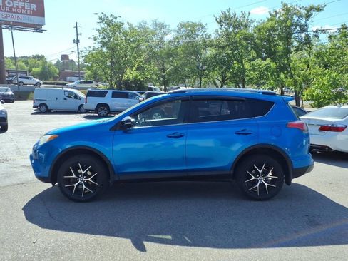 Used 2018 Toyota RAV4 SE w/ Power Extra Value Package AWD/4WD image 8