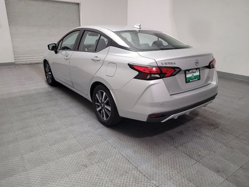 Used 2021 Nissan Versa SV FWD image 5
