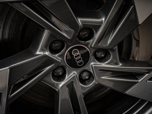 Used 2021 Audi e-tron Premium w/ Convenience Plus Package image 8