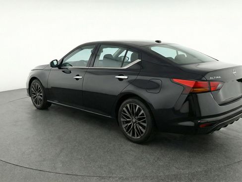 Used 2025 Nissan Altima 2.5 SV image 6