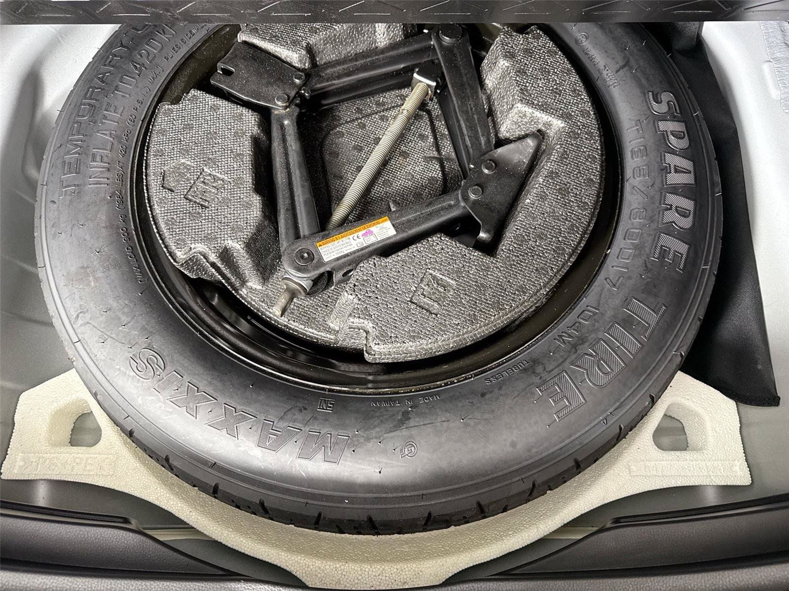 Certified 2025 Toyota RAV4 XLE FWD image 36