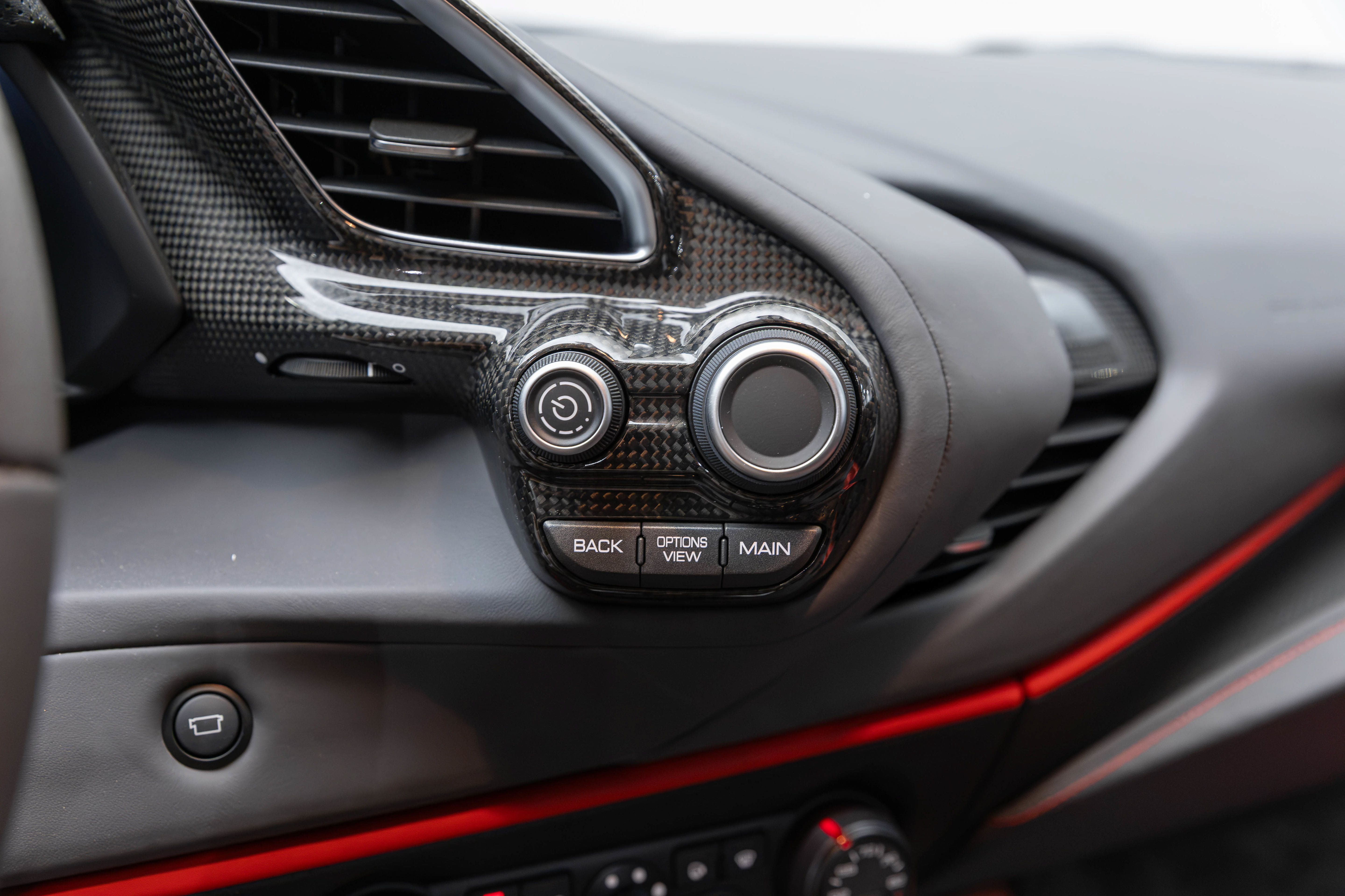 Used 2019 Ferrari 488 Pista Coupe RWD image 33