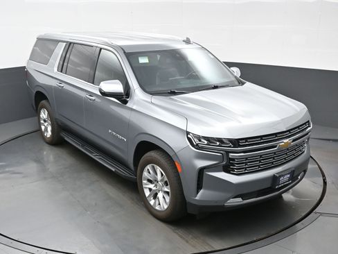 Used 2023 Chevrolet Suburban Premier AWD/4WD image 41