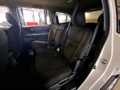 Used 2020 Honda Pilot LX image 18