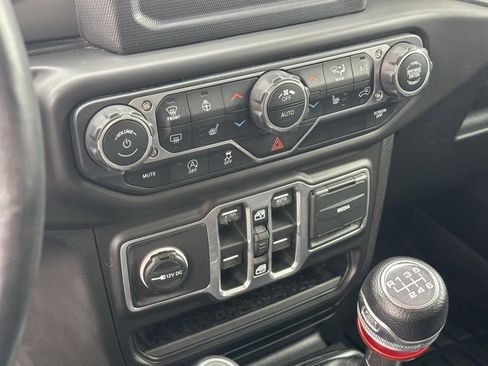 Used 2018 Jeep Wrangler Unlimited Sport S image 11