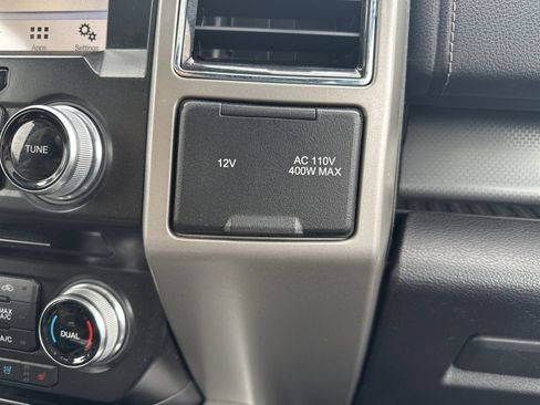 Used 2017 Ford F150 Lariat w/ Equipment Group 502A Luxury AWD/4WD image 16