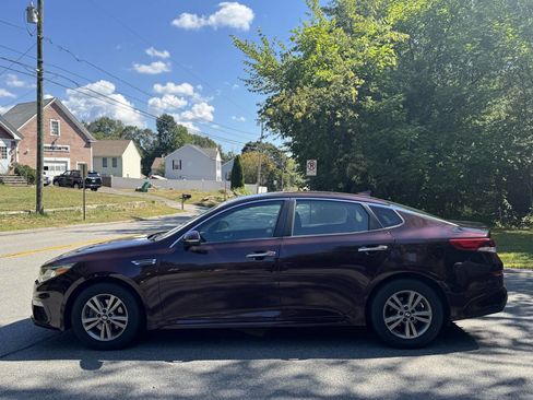 Used 2019 Kia Optima LX image 5