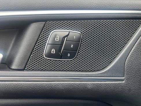 Used 2018 Ford Edge Titanium AWD/4WD image 11