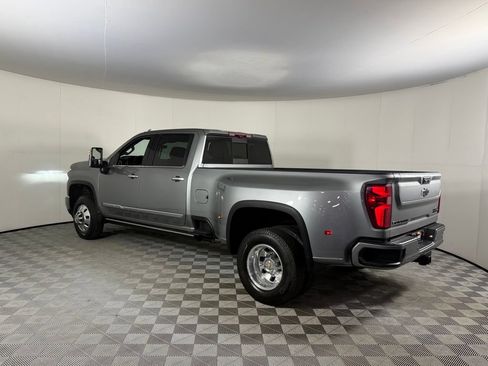 Used 2024 Chevrolet Silverado 3500 High Country w/ Technology Package AWD/4WD image 9