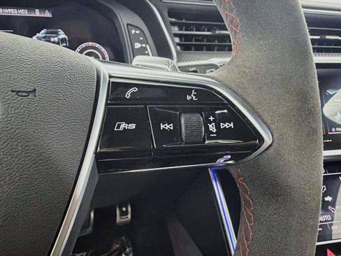 Used 2022 Audi RS 6 AWD/4WD image 17