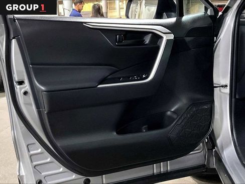 Used 2024 Toyota RAV4 LE image 22