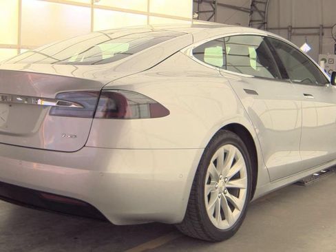 Used 2016 Tesla Model S 75D AWD/4WD image 7