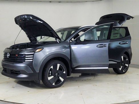 New 2026 Nissan Kicks SR w/ SR Premium Package image 10