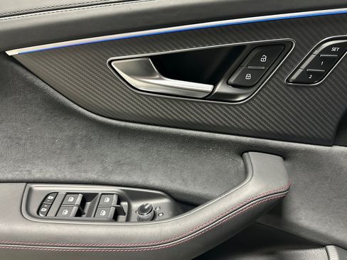 New 2026 Audi SQ8 Prestige AWD/4WD image 10