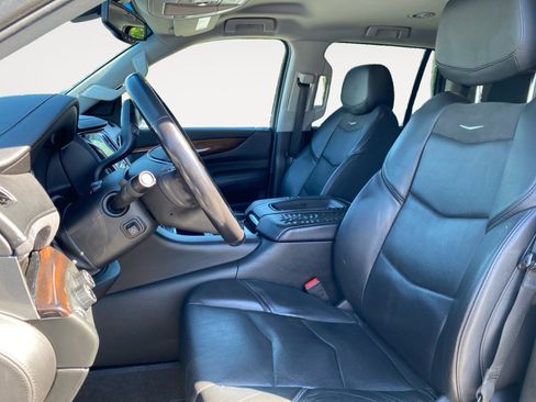 Used 2018 Cadillac Escalade 4WD image 9