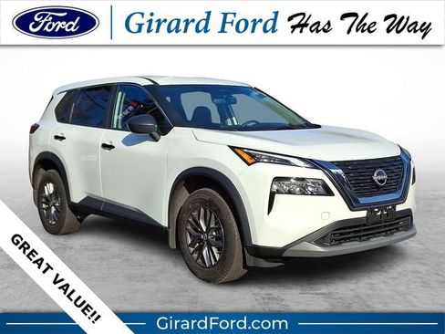 Used 2023 Nissan Rogue S image 1