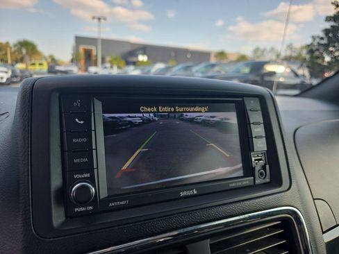 Used 2019 Dodge Grand Caravan SXT image 22