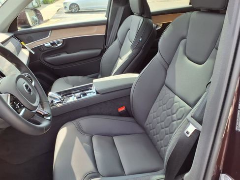 New 2025 Volvo XC90 B6 Core w/ Climate Package image 14