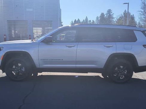 New 2025 Jeep Grand Cherokee L Limited w/ Luxury Tech Group II image 5