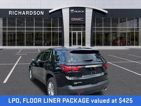 Used 2024 Chevrolet Traverse LT FWD image 3