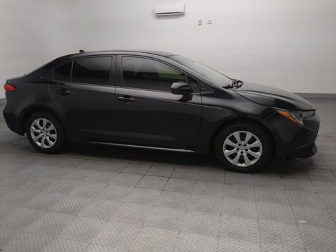 Used 2021 Toyota Corolla LE FWD image 11
