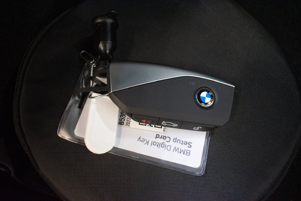New 2027 BMW 550e xDrive w/ Premium Package AWD/4WD image 27