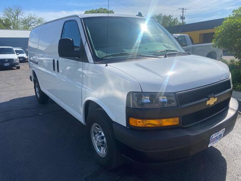 Used 2021 Chevrolet Express 2500 w/ Driver Convenience Package RWD image 3