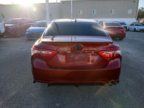 Used 2020 Toyota Camry SE image 8