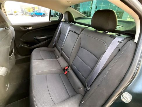 Used 2017 Chevrolet Cruze LT image 20