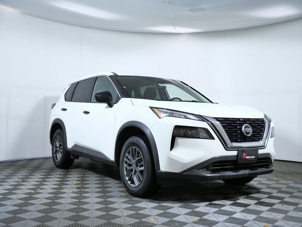 Used 2021 Nissan Rogue S FWD image 1