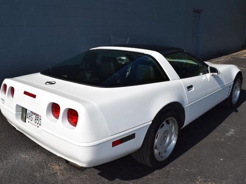 Used 1992 Chevrolet Corvette Coupe image 23