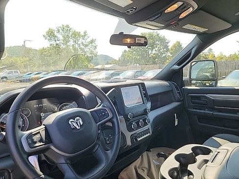 New 2024 RAM 5500 Tradesman image 9