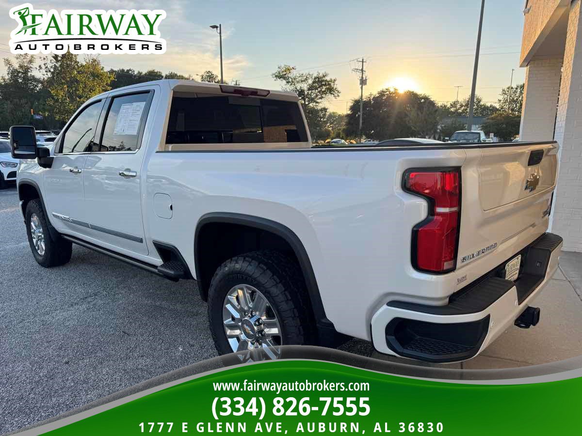 Used 2025 Chevrolet Silverado 2500 High Country w/ Technology Package AWD/4WD image 8