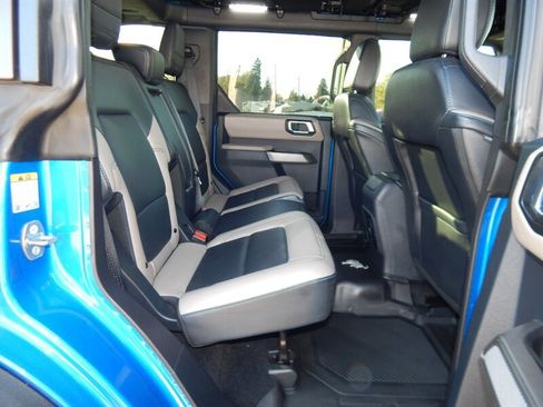 Used 2023 Ford Bronco Wildtrak image 19