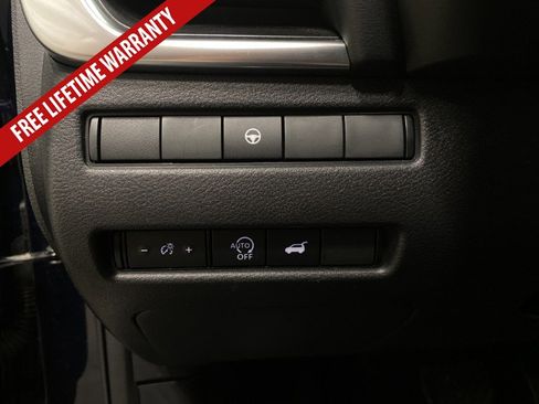 Used 2025 Nissan Rogue SV FWD image 32