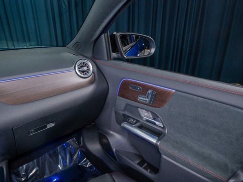 Certified 2025 Mercedes-Benz GLA 250 image 19