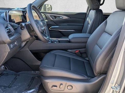 New 2026 Chevrolet Traverse LT w/ Sun and Wheel Package image 4