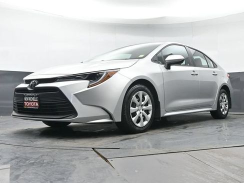 Certified 2025 Toyota Corolla LE FWD image 25
