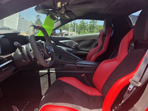 Used 2022 Chevrolet Corvette Stingray Premium Conv w/ Z51 Performance Package RWD image 12