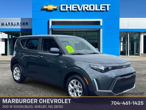 Used 2023 Kia Soul LX w/ Option Group 015 FWD image 1