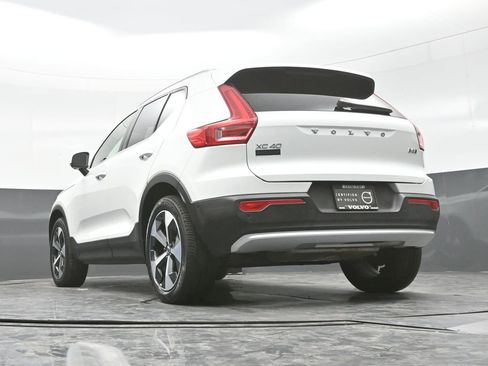 Used 2025 Volvo XC40 B5 Plus AWD/4WD image 26
