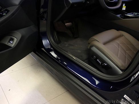 Used 2026 BMW 530i xDrive w/ Premium Package image 28