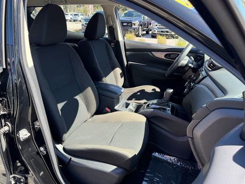 Used 2021 Nissan Rogue Sport S image 18