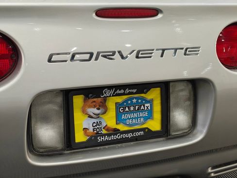 Used 2004 Chevrolet Corvette Convertible w/ Preferred Equipment Group RWD image 29