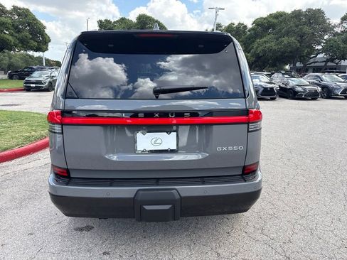 Used 2026 Lexus GX 550 w/ Accessory Package (2T) AWD/4WD image 3