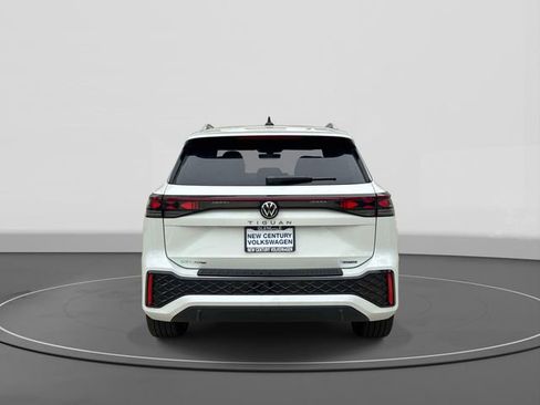 New 2026 Volkswagen Tiguan SEL R-Line AWD/4WD image 4